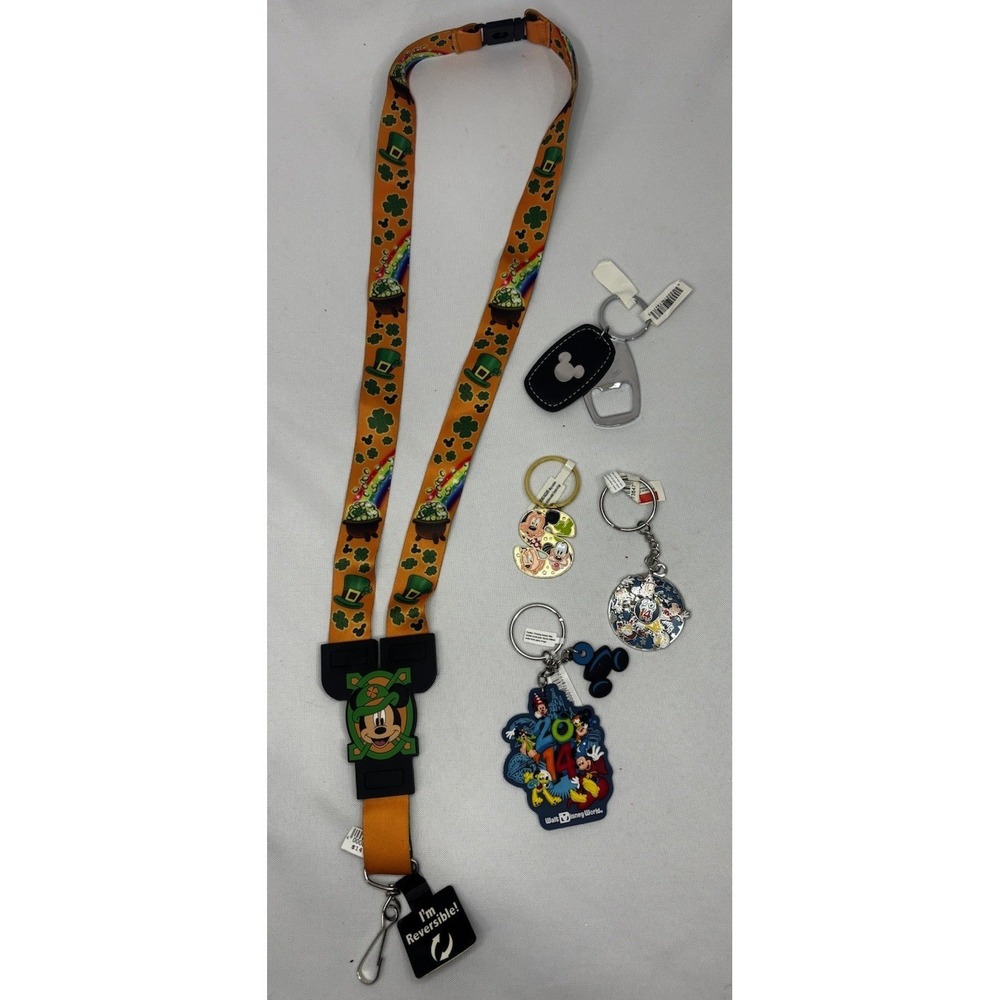 NEW Disney St. Patrick's Day Minnie Mouse Reversible Lanyard + 4 Keychains